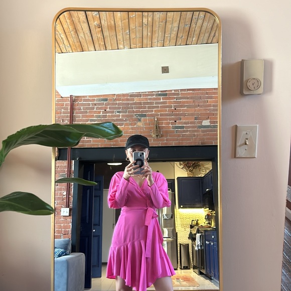 Gorgeous flowy wrap dress - Picture 2 of 6